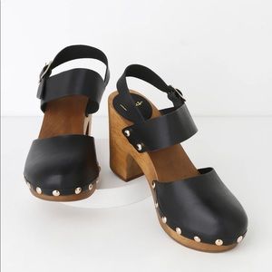 NIB Lulu’s Weslyn Leather Wooden Clogs